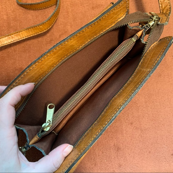 Vintage Faux Leather Crossbody Purse - Picture 9 of 13